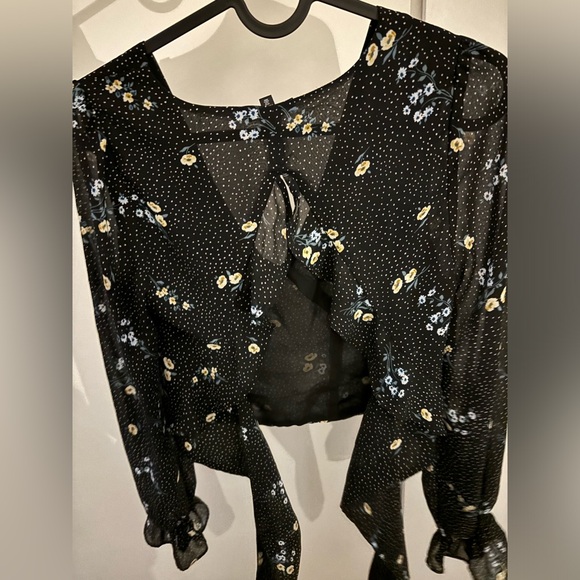 Dynamite Floral Crop Top - Picture 3 of 5